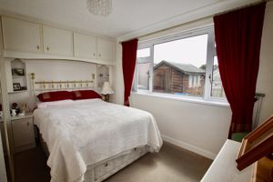 Principal bedroom- click for photo gallery